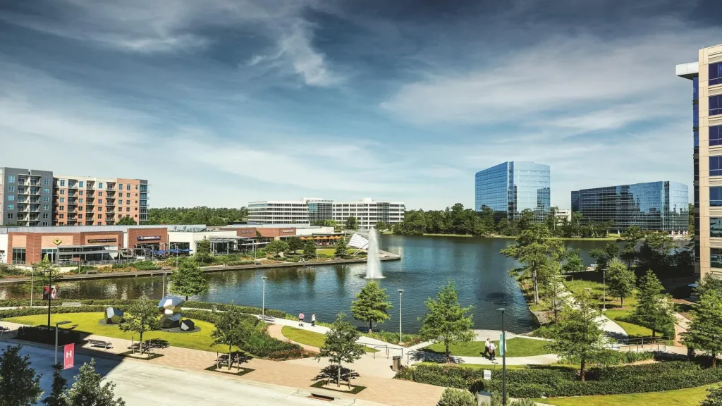 Lakeside business district in The Woodlands TX, representing local companies supported by digital marketing services The Woodlands from Maxobiz.